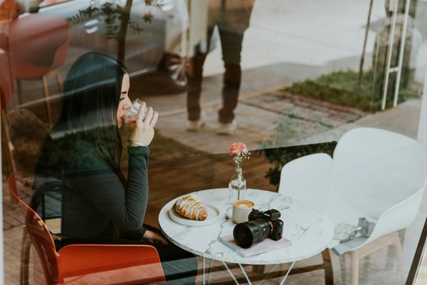 Bandana serre-tête tendance : les styles incontournables à adopter